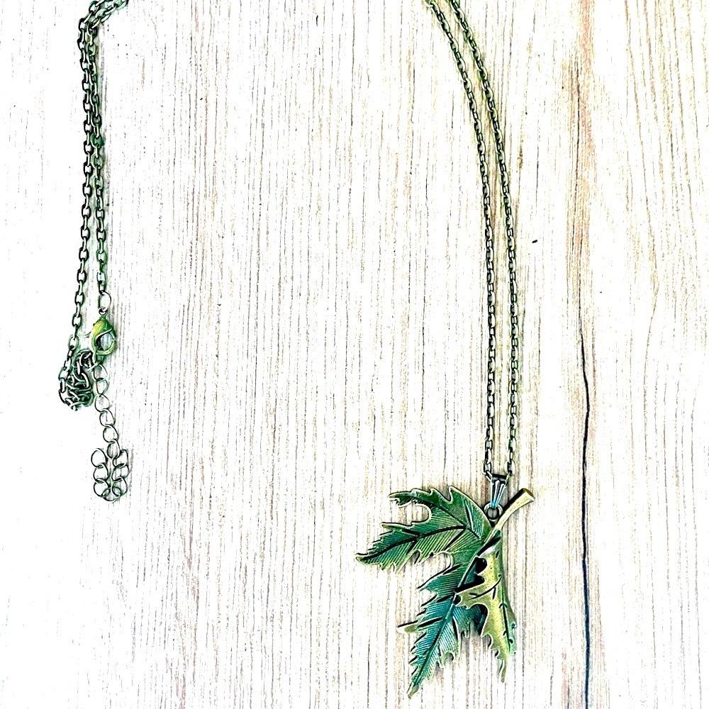 Autumn Leaf Antique Style Pendant Necklace, NWT - Picture 3 of 5